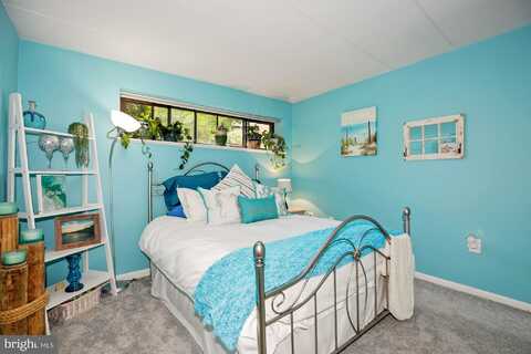 Roberts Ln, Alexandria, VA 22314