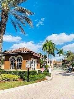 Saint Andrews Pl, Wellington, FL 33414