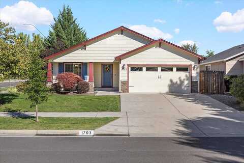 Pearl Eye, MEDFORD, OR 97504