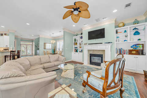 Cayman, DESTIN, FL 32541