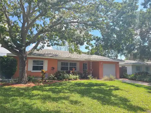Vine, DUNEDIN, FL 34698