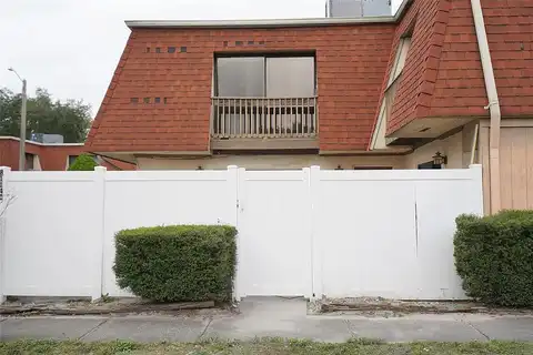 Oak Trace Way, Tampa, FL 33634