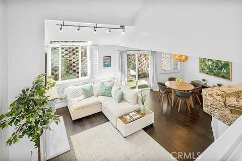 San Nicholas, LAGUNA BEACH, CA 92651
