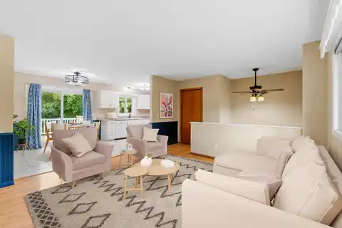 Iris, SAINT MICHAEL, MN 55376