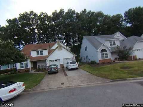 Shoal Creek Trl, Chesapeake, VA 23320