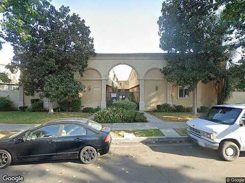 Cohasset St, Winnetka, CA 91306