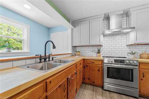 Showalter, YORKTOWN, VA 23692