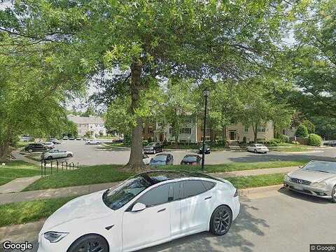 Golf Tee Ct, Fairfax, VA 22033