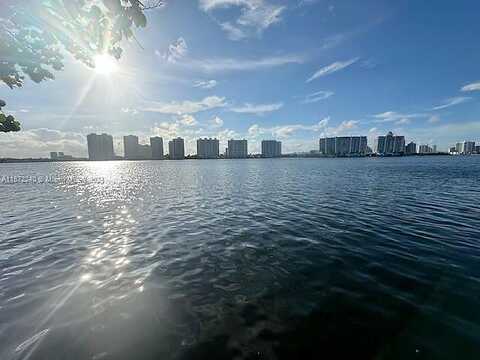 N Bay Rd, Sunny Isles Beach, FL 33160
