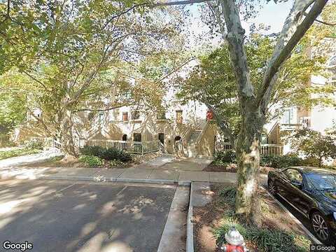 Boathouse Ct, Reston, VA 20191