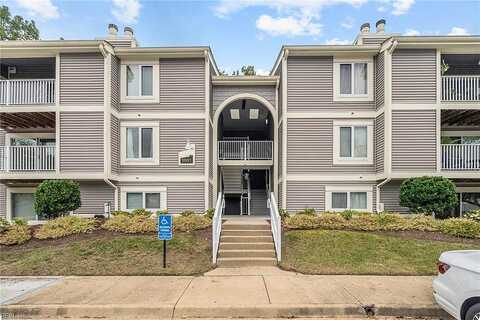 Autumn Woods Ln, Virginia Beach, VA 23454