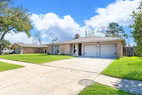 Golden Wood Lane Lane, Houston, TX 77086