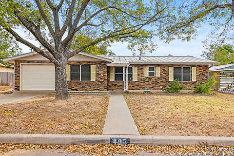 N Edison, Fredericksburg, TX 78624