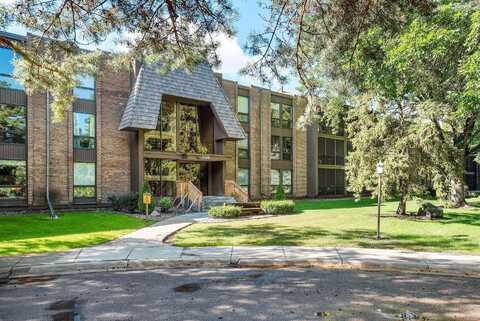Lincoln Drive #239, Edina, MN 55436