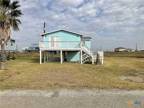 & 469 W Club Oak Ln Lane, Rockport, TX 78382