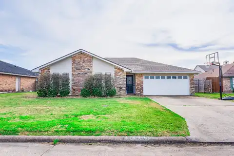 Spring Meadow Ln, Port Arthur, TX 77642