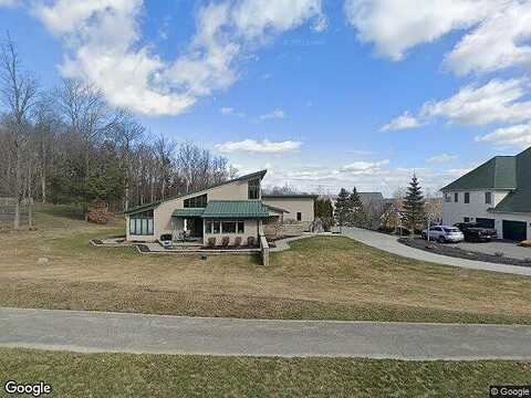 Parkview Rd, Moscow, PA 18444