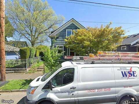 N Campbell Ave, Portland, OR 97217