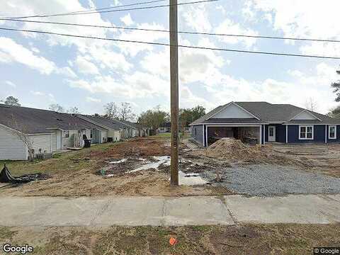 Claudia Dr, Hahira, GA 31632