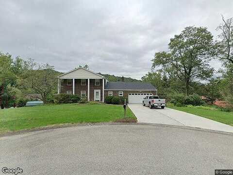 Beverly Ct, Murrysville, PA 15668