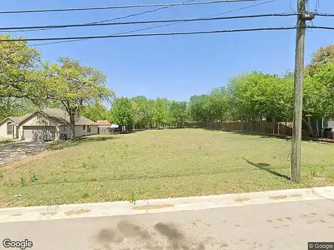 E 1St St, Weatherford, TX 76086