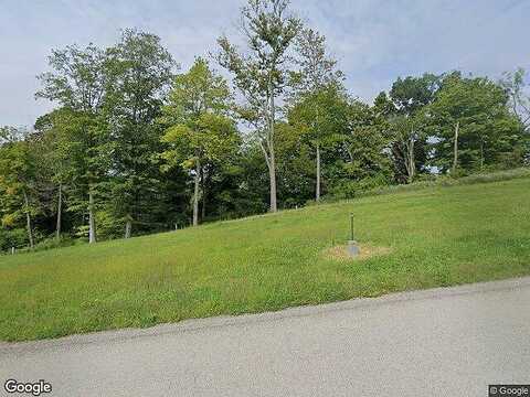 Cornwall Dr, Irwin, PA 15642