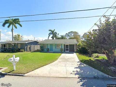 Colonia Ln E, Nokomis, FL 34275