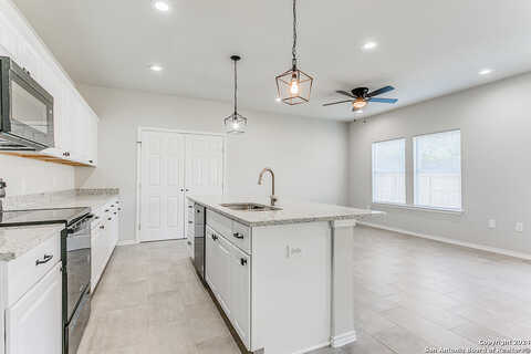 Waycross Ln, San Antonio, TX 78220