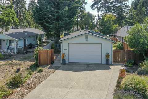 37Th St, Florence, OR 97439