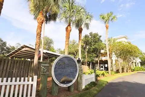 Se 910Th Ave, Suwannee, FL 32692
