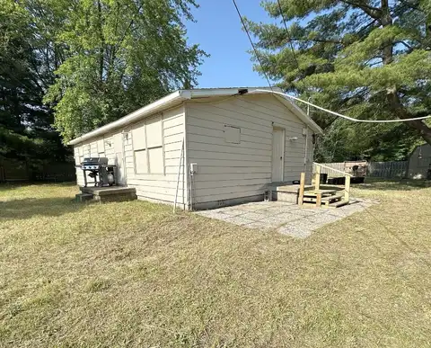 Bueche, MONTROSE, MI 48457