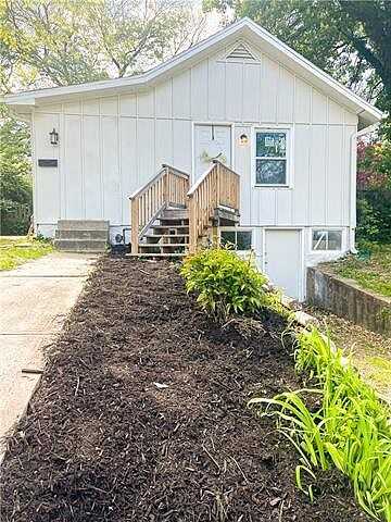 Hawthorne, INDEPENDENCE, MO 64052