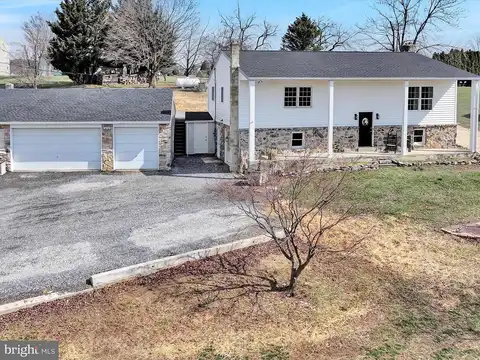 Pine Grove, FREDERICKSBURG, PA 17026