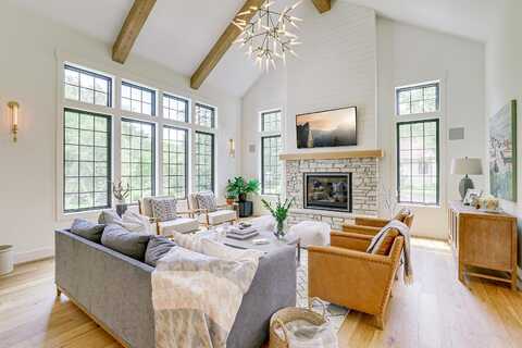 Olinger, MINNEAPOLIS, MN 55436