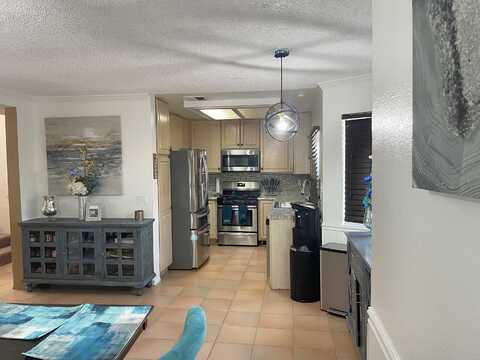 Jenner, LANCASTER, CA 93535