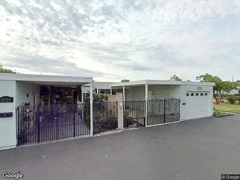 Boussock, OCEANSIDE, CA 92057