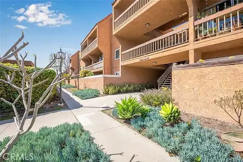 Warner, HUNTINGTON BEACH, CA 92647