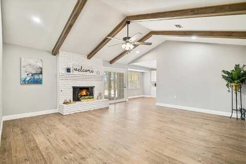 Saint Lawrence, FORT WORTH, TX 76103