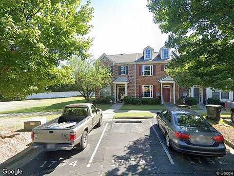 Heights Cir Nw, Kennesaw, GA 30152