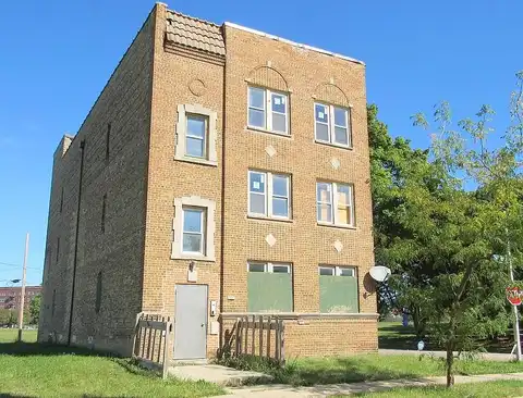 Brown, MILWAUKEE, WI 53205