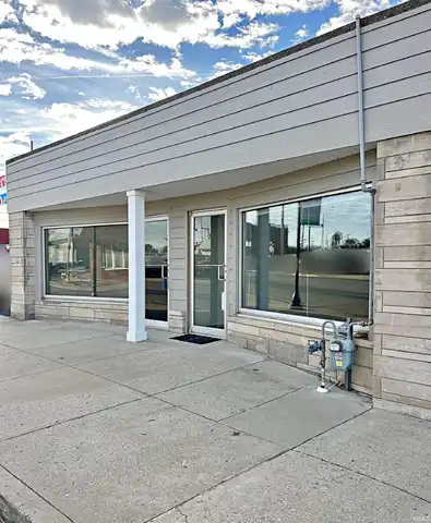 9 W Main Street, Washington, IN 47501