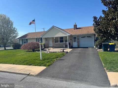 Cedar, NEW HOLLAND, PA 17557