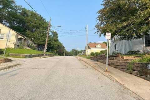 Broadway, COLFAX, IA 50054