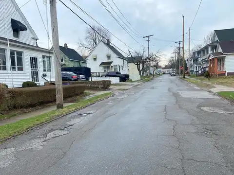 74Th, CLEVELAND, OH 44105