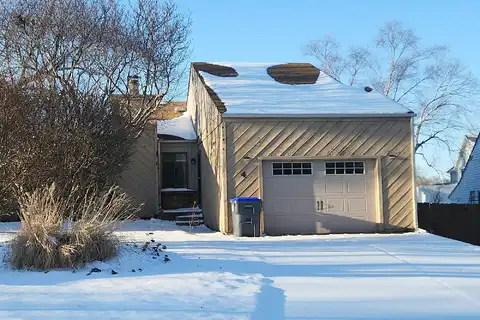 Shining Rock Drive Apt B, Saint Peters, MO 63376