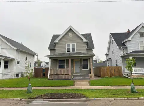 8Th, CEDAR RAPIDS, IA 52404