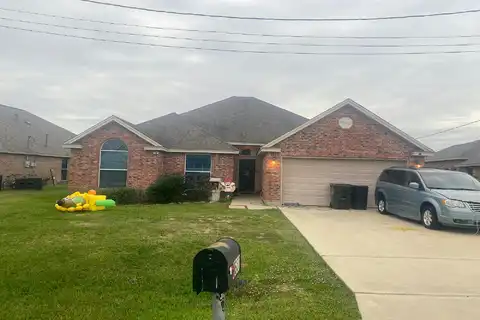 Samantha, LUMBERTON, TX 77657