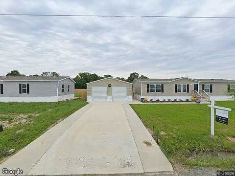 Everest Rd, CHURCH POINT, LA 70525