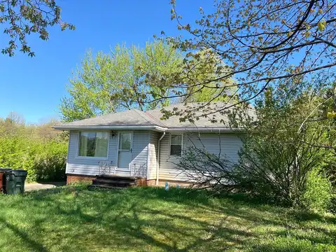 W Pleasant Vall, Parma, OH 44130