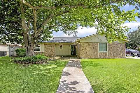 Irish, NORTH RICHLAND HILLS, TX 76180